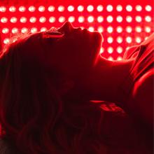 600W casa Ues perto da liga de alumínio infravermelha do dispositivo da terapia da luz do diodo emissor de luz 2